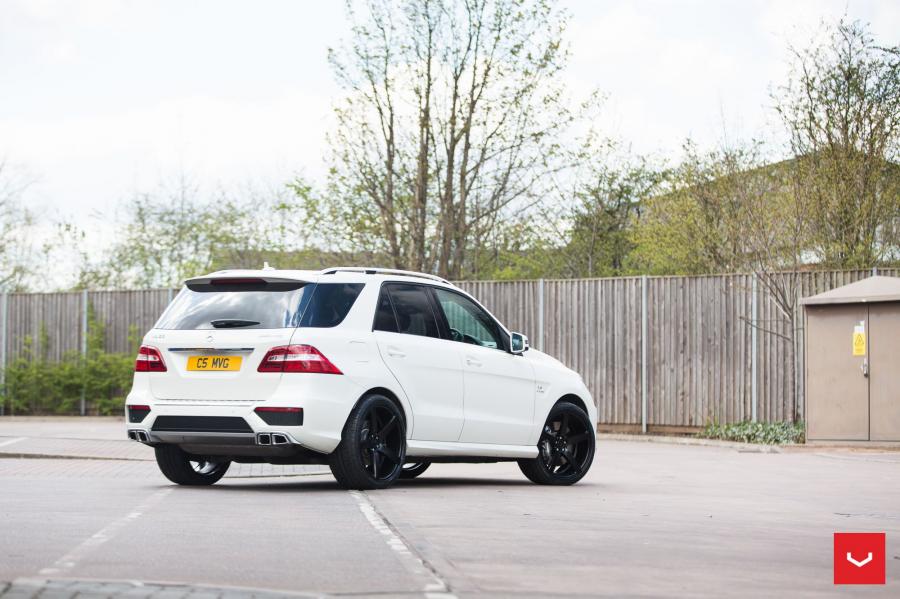  Mercedes-AMG ML63 on Vossen Wheels (CV3R) 2017 года  (фото 23 из 26)
